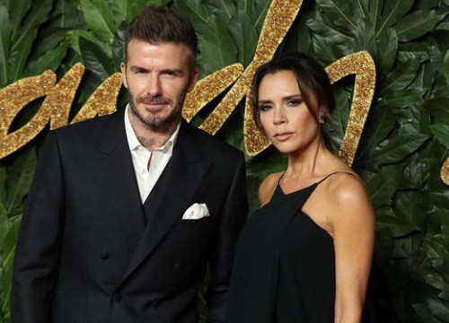 Victoria Beckham lấy phong cách của chồng cho bộ thiết kế mới