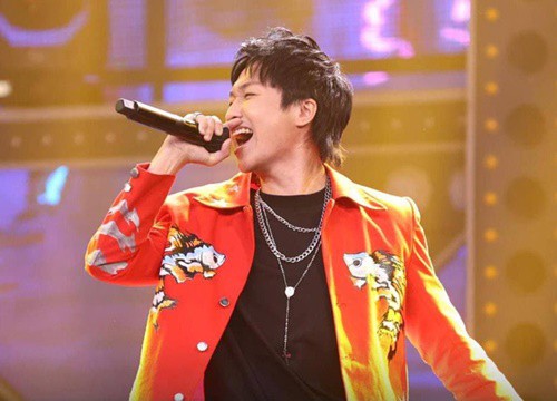 Obito "rap như hát" khiến netizen đòi đổi tên Rap Việt thành... Hát Việt?