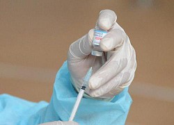 Mỹ dự kiến cho phép mũi tăng cường vaccine COVID-19 cho trẻ từ 12 đến 15 tuổi trong tuần tới
