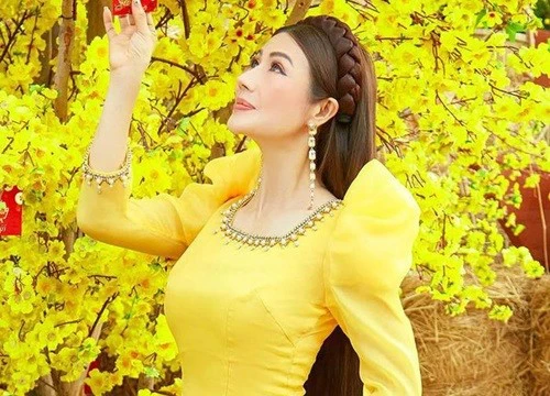 Hoa hậu Doanh nhân Đào Ái Nhi 'gây thương nhớ' trong chiếc áo dài truyền thống