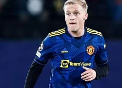 Huyền thoại Arsenal nhờ 'giải cứu' con rể Van de Beek khỏi MU