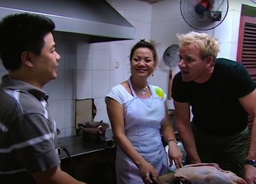 Gordon Ramsay từng đến Hà Nội xin công thức ngan quay bí truyền, bị chị chủ quán nói 1 câu "tắt điện" luôn