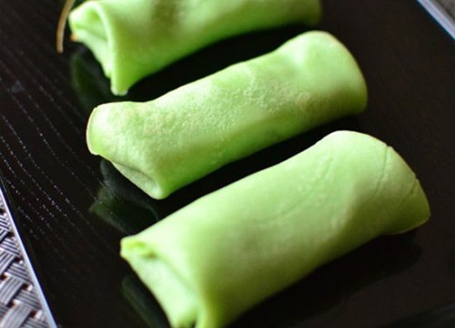 Món bánh crepe sầu riêng lá dứa ngon miệng đẹp mắt