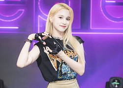 Nữ tân binh hot nhất Kpop hiện nay lột xác visual ấn tượng, nhưng sao nhìn hao hao Jeon Somi thế?