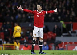 Ronaldo đeo băng đội trưởng chứng kiến MU thua bạc nhược Wolves