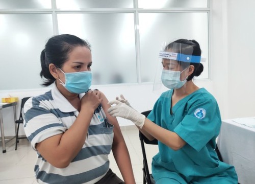 Chiều 9/1: Đã tiêm hơn 13,7 triệu liều vaccine phòng COVID-19 cho trẻ; TP.HCM phát hiện 5.437 F0 thuộc nhóm nguy cơ cao