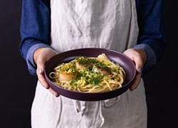 Làm spaghetti sò điệp sốt bơ tỏi