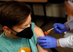 Malaysia cho phép tiêm vaccine ngừa COVID-19 cho trẻ từ 5-11 tuổi