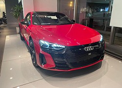 Sau hơn 4 tháng về nước, chiếc Audi e-tron GT đầu tiên vẫn chưa có giá bán