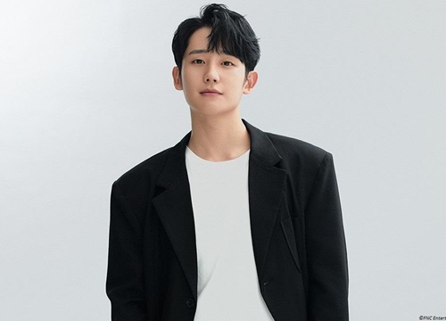 Sợ mất vai diễn, Jung Hae In từng che giấu chấn thương