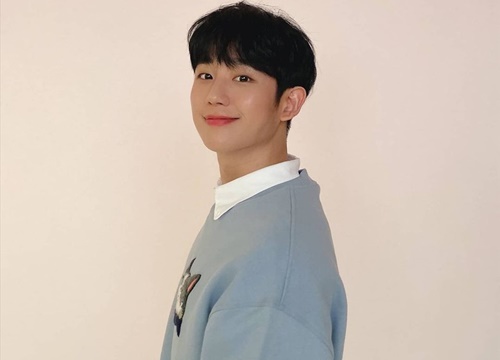 Bất ngờ với gia thế "khủng" của nam chính "Snowdrop" Jung Hae In