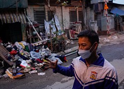 Người hùng cứu bé gái trong biển lửa ở Hà Nội: 'Cháu bé mặt đen thui, gọi chú ơi cứu cháu'