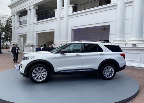 Ra mắt thế hệ mới nhưng Ford Explorer khiến người mua tá hỏa vì "gói lạc" mua kèm hơn 300 triệu đồng