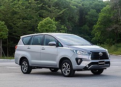 Sắp ăn Tết, Toyota vẫn "xả hàng" tất tay với ưu đãi lện tới 40 triệu đồng