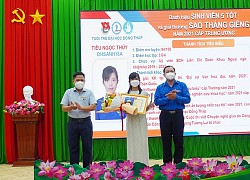 Tuyên dương "Sinh viên 5 tốt" và trao giải thưởng "Sao Tháng Giêng"