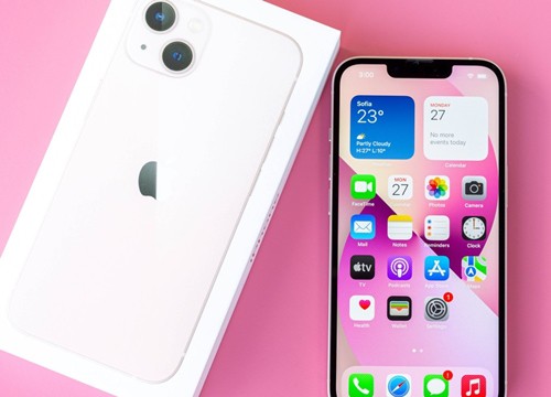 iPhone 13 trở thành "vua" ở đất nước tỷ dân, tại Việt Nam có "sốt" không?