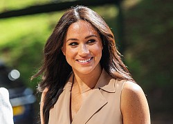 Khoảnh khắc Meghan Markle "rớt mặt nạ" trong tích tắc gây bão MXH, khiến người xem phải thốt lên: Quá đáng sợ!