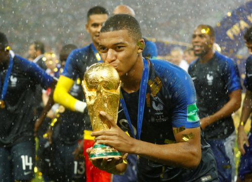 Kylian Mbappe, đứa trẻ bị nước Pháp chiều hư và sứ mệnh giành QBV (Phần 2)