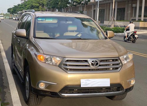 Sau hơn 1 thập kỷ sử dụng, Toyota Highlander nhiều người Việt ước ao được rao bán với giá ngang Corolla Cross