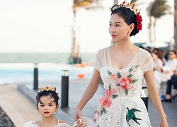 'Bà trùm hoa hậu' lần đầu diễn thời trang cùng con gái và 'song hậu' Đỗ Mỹ Linh, Lương Thuỳ Linh