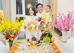 Duy Khương cùng vợ diện áo dài, tổ chức đầy tháng cho con trai thứ 2