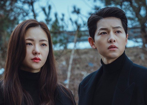 Jeon Yeo Bin nhận xét về 'bạn trai tin đồn' Song Joong Ki: 'Anh ấy là tia nắng lan toả hạnh phúc'