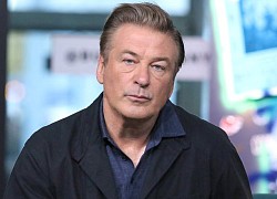 Alec Baldwin bị kiện tội phỉ báng