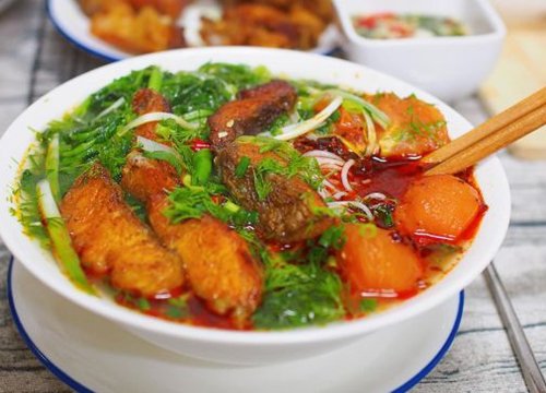 Cách nấu Bún cá thơm ngon chuẩn vị Hà Nội đơn giản tại nhà