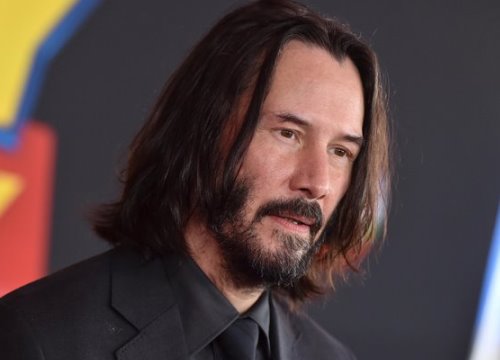 Keanu Reeves cảm thấy xấu hổ vì giàu có