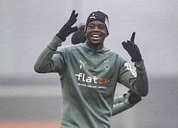 MU ký nhanh McGinn, PSG chốt hợp đồng Pogba