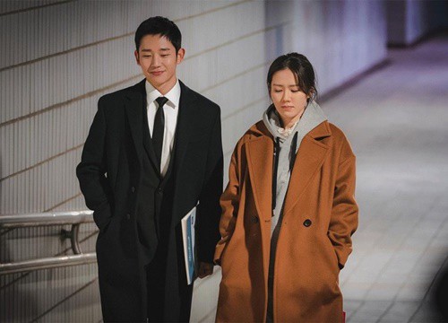 Trong 'Snowdrop' đã 'con ông cháu cha', ai ngờ ngoài đời gia thế của Jung Hae In còn 'dữ dội' hơn