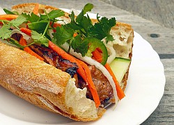 Xe bánh mì thịt nướng nổi tiếng Sài Gòn