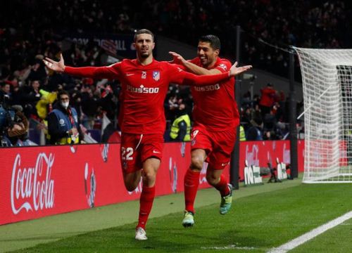 Atletico thắng ngược Valencia vào phút chót