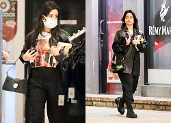 Camila Cabello bị bắt gặp bước ra từ cửa hàng tình dục, thái độ khi bị paparazzi "tóm sống" gây chú ý