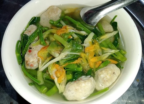 Lạ lẫm với canh hoa dật dờ