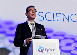 Lãnh đạo Pfizer: Tiêm định kỳ năm hợp lý hơn vài tháng lại tiêm nhắc