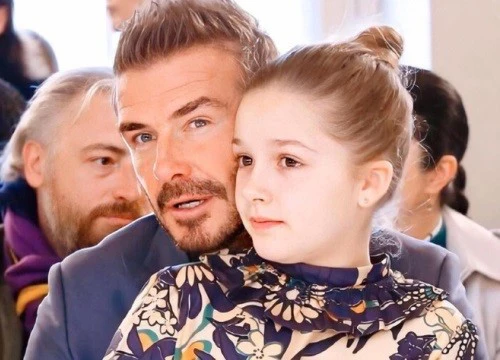 Ái nữ Harper mới ngày nào bé tí mà giờ đã có crush rồi, David Beckham vừa hậm hực "dằn mặt" trên MXH đây này