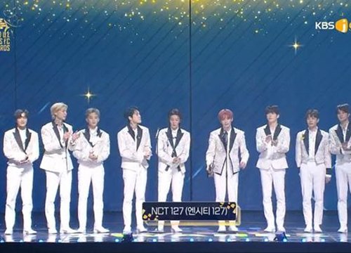 'Đá' BTS và IU ra 'chuồng gà', NCT 127 nuốt không trôi Daesang đầu tiên trong sự nghiệp