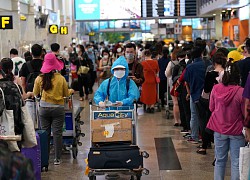 Đông nghẹt người về quê ăn tết, sân bay Tân Sơn Nhất ra khuyến cáo 'nóng'