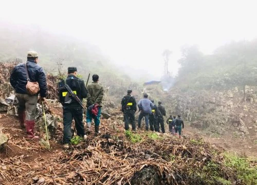 Hàng trăm cán bộ, chiến sĩ ăn rừng, ngủ rừng truy tìm nghi phạm giết 2 người ở Sơn La