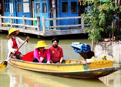 Ngỡ ngàng trước Thái Lan đầy sức sống