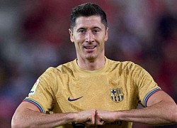 Lewandowski lập kỷ lục trong ngày Barca lên đầu bảng