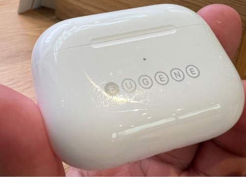 Mở hộp AirPods Pro 2: Liệu có đáng để 'xuống tiền'?