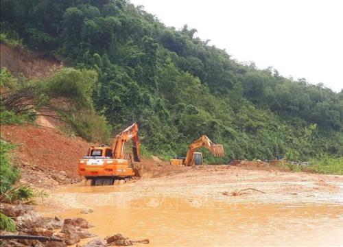 Mưa lũ làm 8 người chết, nhiều thiệt hại nghiêm trọng tại các địa phương