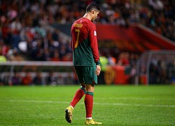 Tin mới nhất bóng đá tối 1/10: Ronaldo bị loại khỏi ảnh đại diện World Cup