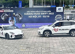 Xem màn quay compa bằng xe Subaru của huyền thoại người Anh tại sân Mỹ Đình