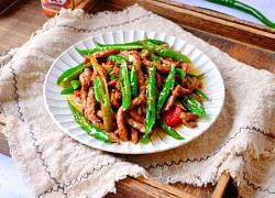 Bò xào với loại ớt dài loằng ngoằng này cực ngon miệng, cả nhà vừa ăn vừa xuýt xoa