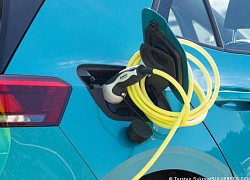 EU thông qua luật cấm bán ô tô sử dụng năng lượng hóa thạch từ năm 2035