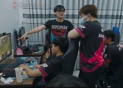 HLV Sergh chính thức chia tay SBTC Esports sau 4 mùa gắn bó