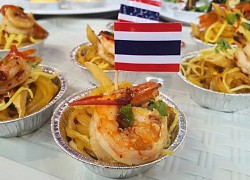 Lạ miệng với xôi mít, gà nướng lá dứa đậm chất Thái ngay tại TPHCM